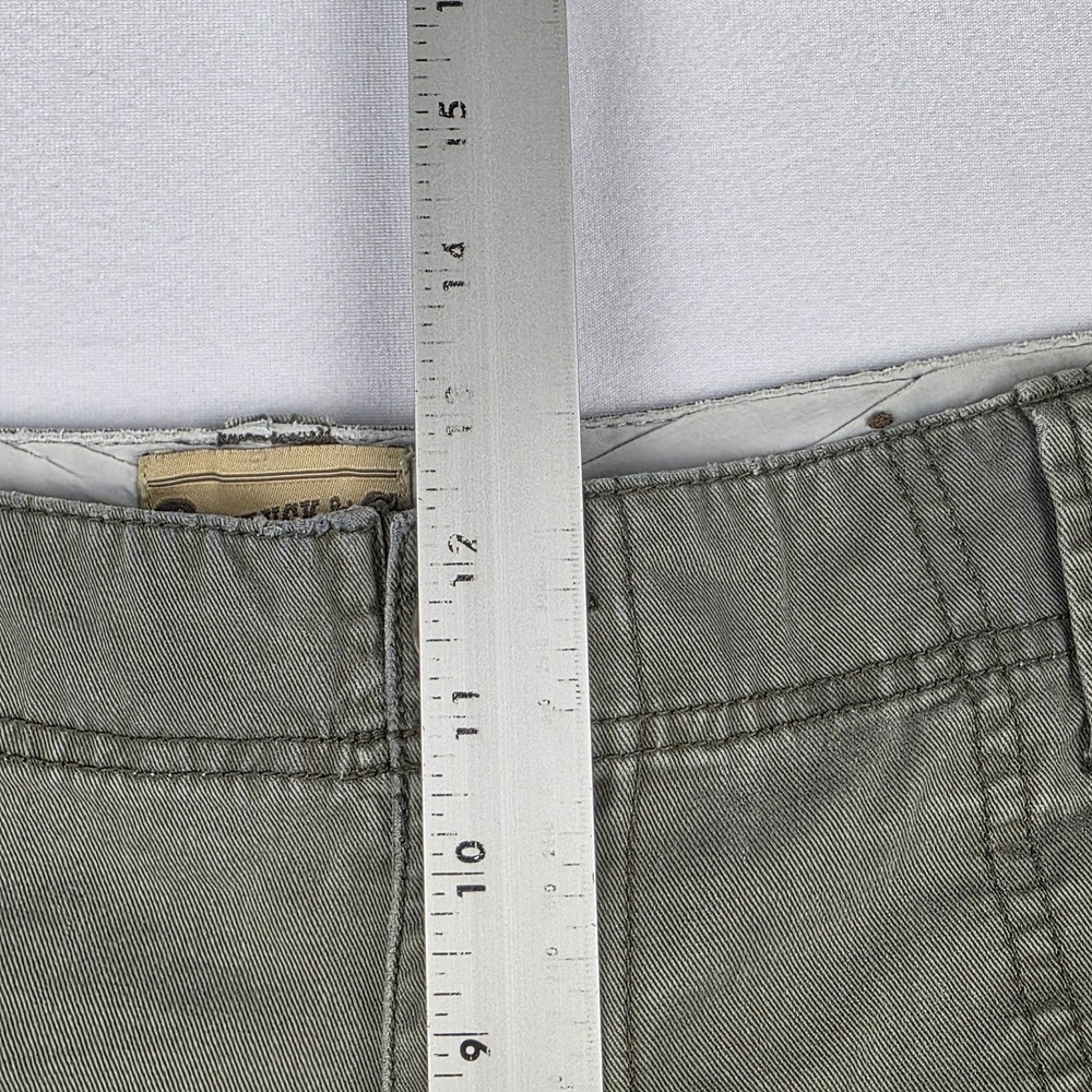 Roebuck and Co. Shorts Mens Size 40 Olive‎ Green Cargo Bottoms - Picture 8 of 9